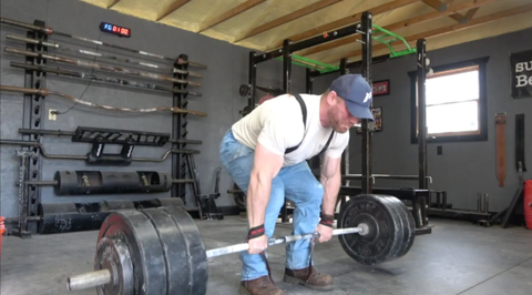 Mặc quần jeans tập gym: Phong cách, chính trị hay tuyên ngôn cá nhân?