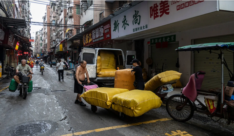 Các xưởng gia công nhỏ của Trung Quốc lao đao: Thuế quan Mỹ chỉ là một phần nguyên nhân