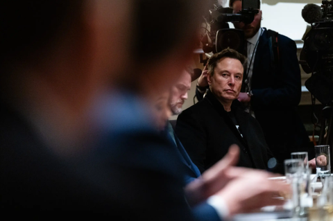 Elon Musk đe dọa kiện Apple vì cáo buộc ưu ái OpenAI