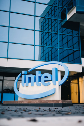 Sự sụp đổ dài và đau đớn của Intel