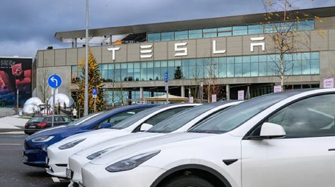 Tesla đảo ngược những khoản lỗ và tăng giá trong một tuần đầy biến động đối với cổ phiếu xe điện