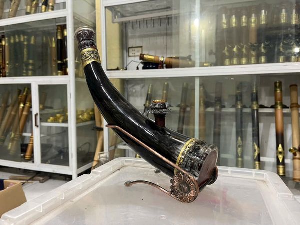 Nên chọn điếu cày sứ hay điếu cày inox? Ưu – nhược điểm từng loại