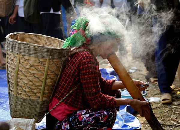 Thuốc lào trong văn hoá miền núi Việt Nam