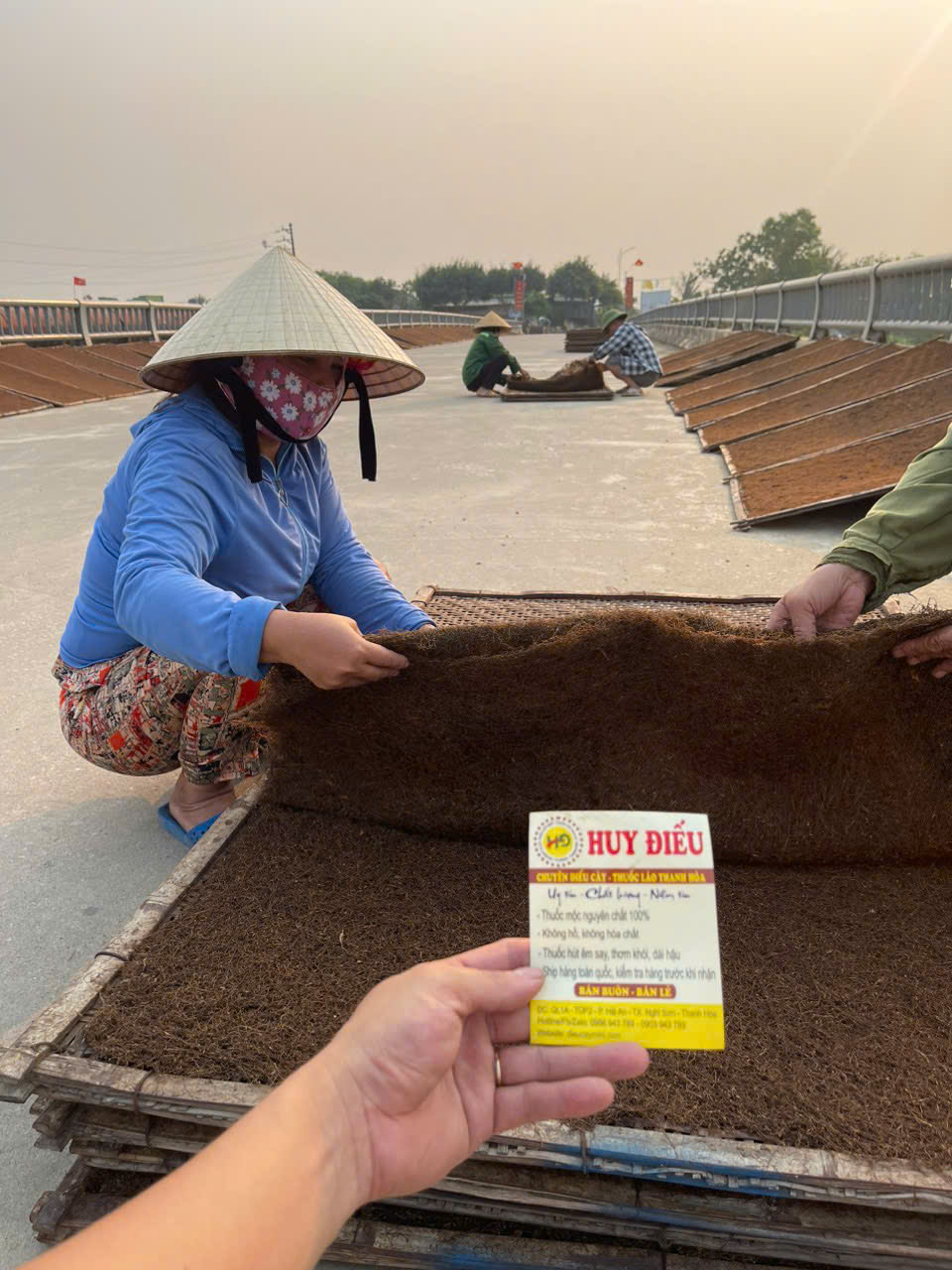 Nghiện thuốc lào và cái vòng luẩn quẩn khó bỏ