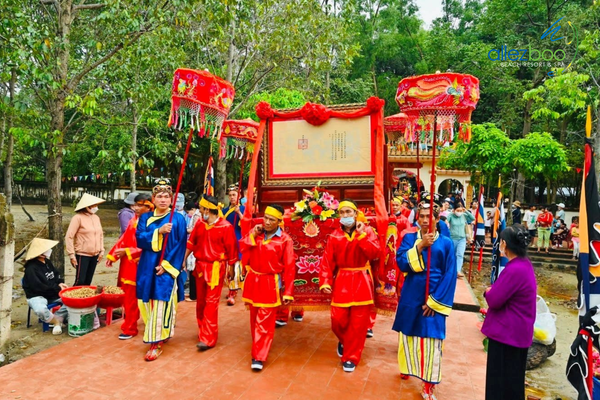 Lễ hội Dinh Thầy Thím