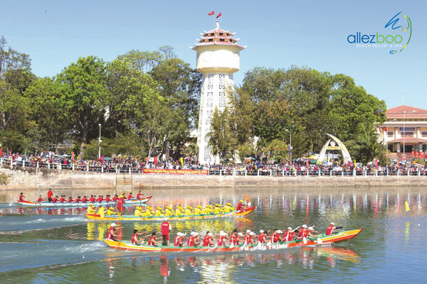 Lễ hội đua thuyền truyền thống tại Bình Thuận