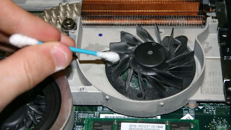 Quạt tản nhiệt laptop kêu to, nguyên nhân và cách khắc phục