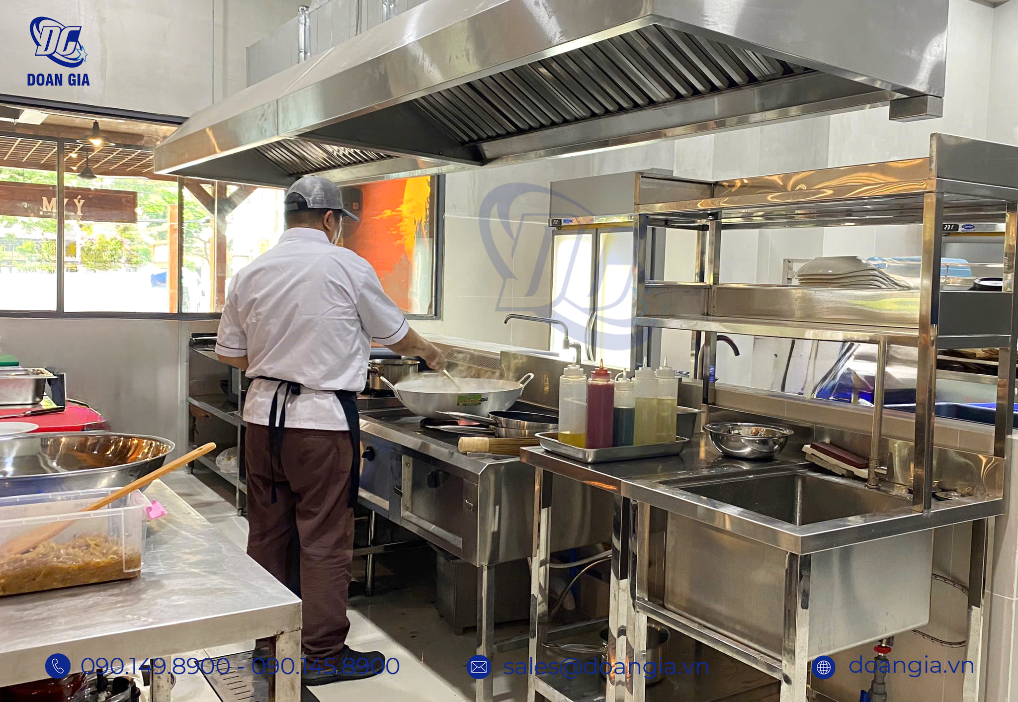 thiết kế thi công bếp nhà hàng