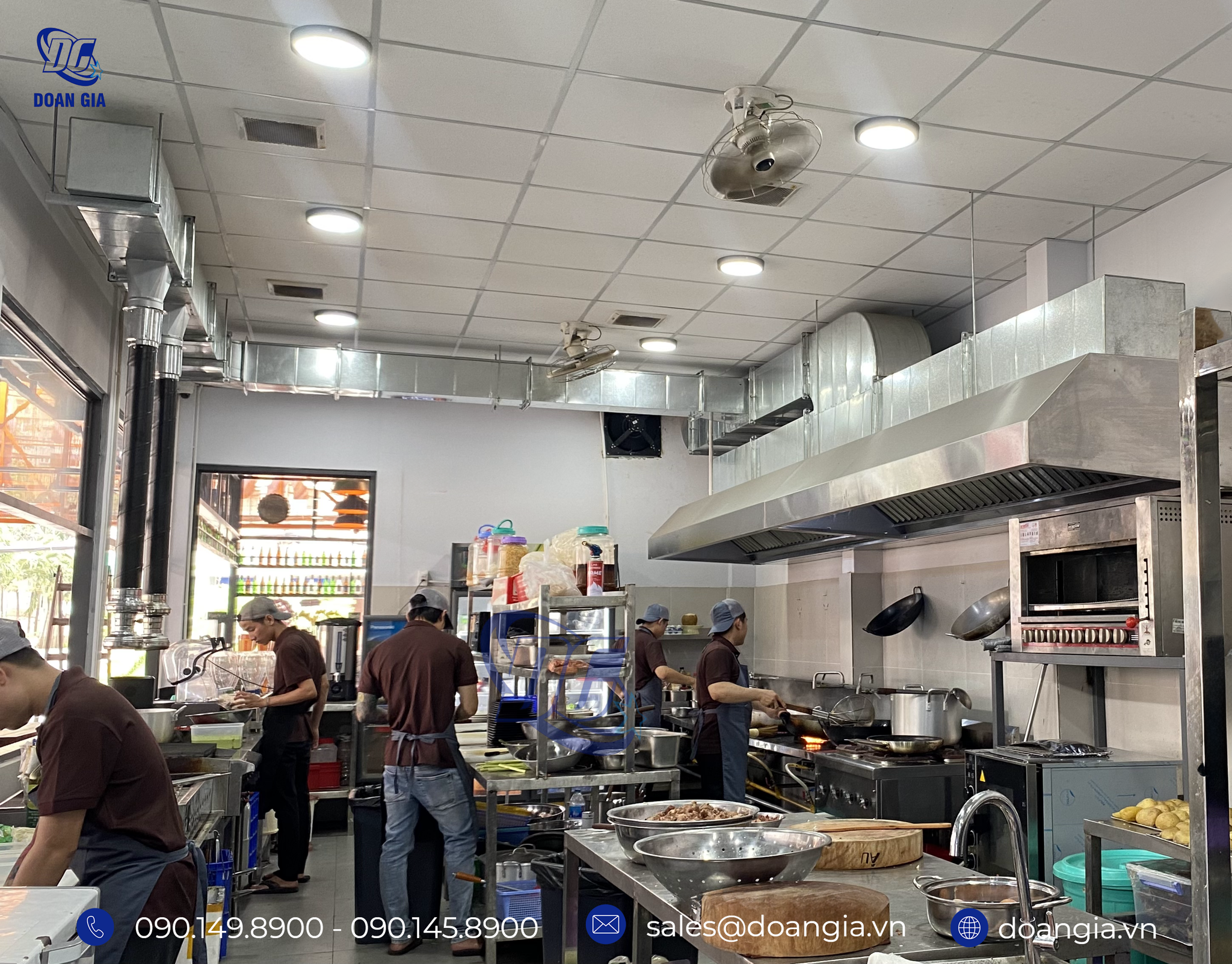 chụp hút mùi bếp công nghiệp