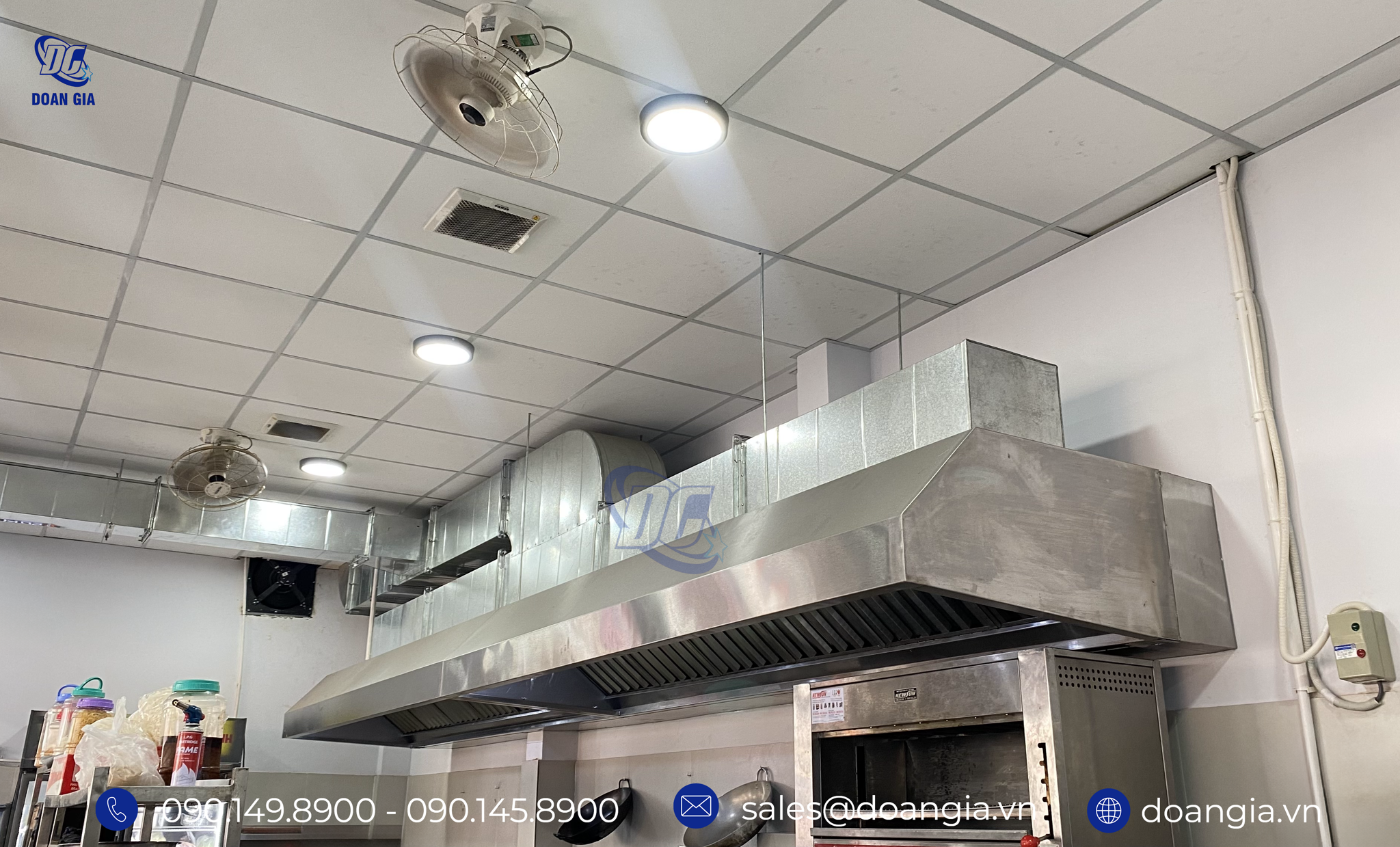 chụp hút mùi công nghiệp