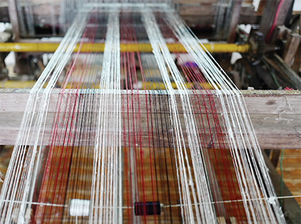 Lụa Sản Xuất Theo Phương Thức Truyền Thống