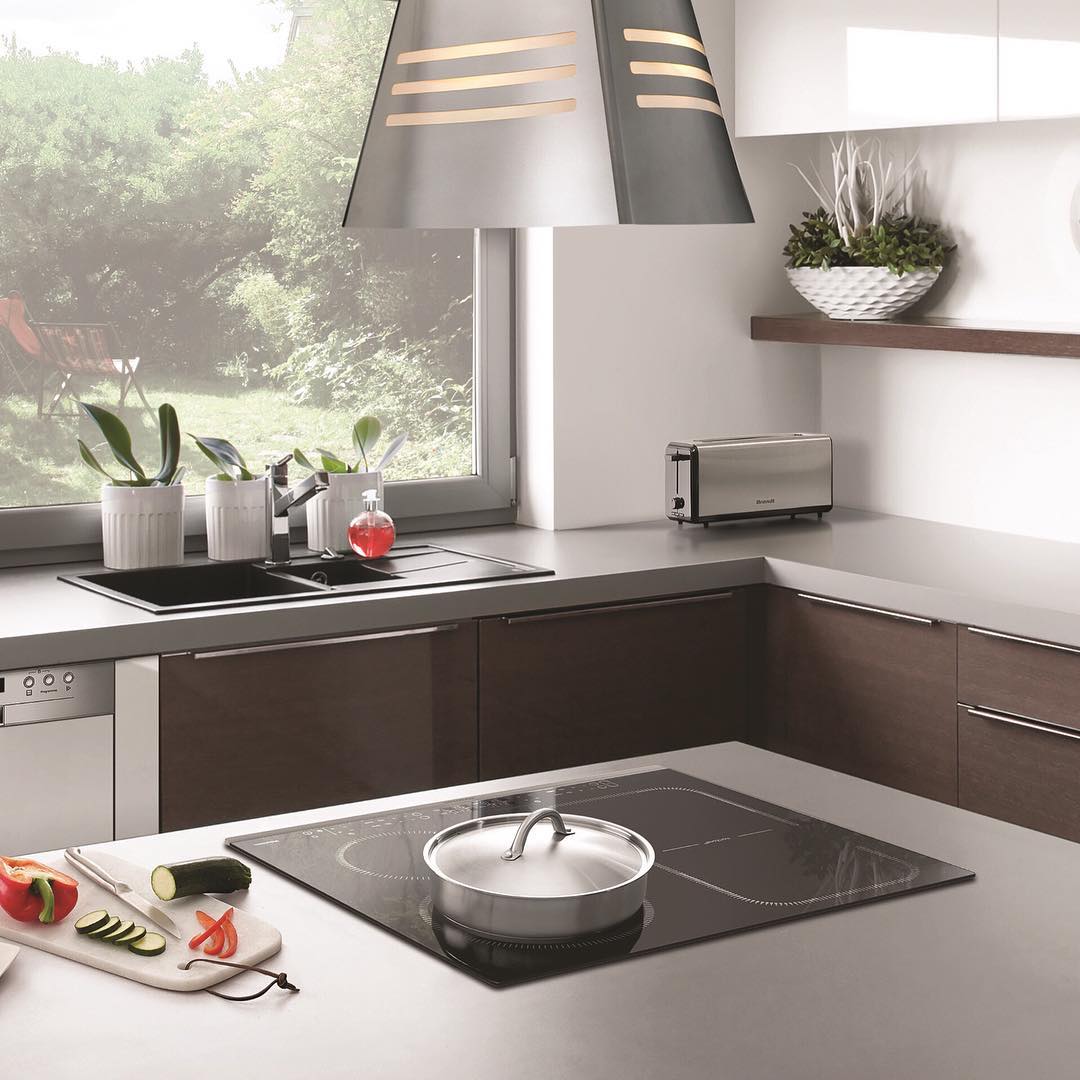 Mẹo Vệ Sinh Bếp Từ Brandt Nhanh – Sạch – Không Trầy Xước