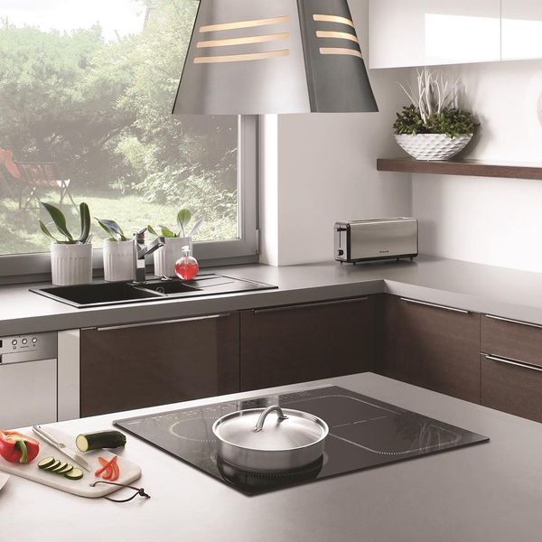 vệ sinh bếp từ Brandt