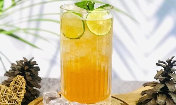 Công thức pha trà chanh truyền thống cùng sả và mật ong. Nguồn: Internet