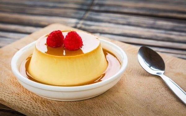 Bánh flan là topping trà sữa được nhiều người ưa chuộng. Nguồn: internet