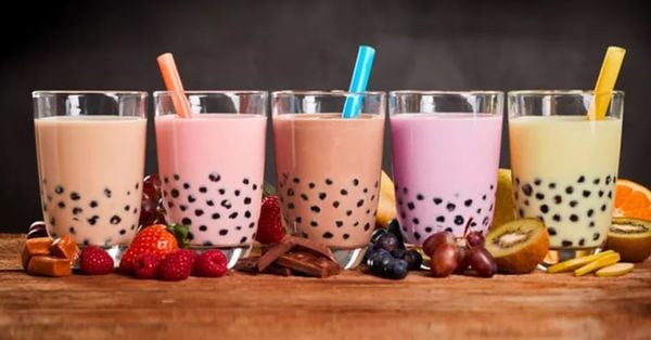 Trà sữa trân châu được nhiều bạn trẻ yêu thích nhờ hương vị cuốn hút. Nguồn: savotea.com