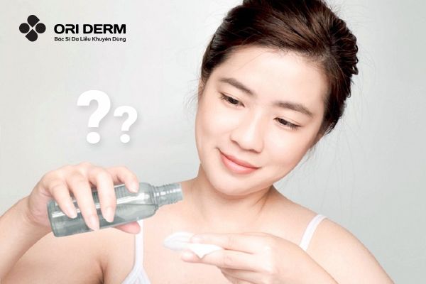 Tiêu chí chọn toner cho da hỗn hợp thiên dầu mụn