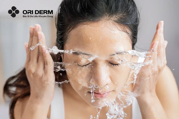 Rửa mặt quá nhiều lần trong ngày