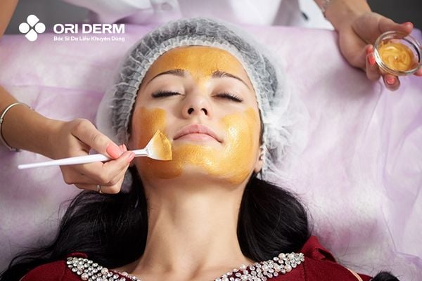 Trị thâm mụn bằng nghệ tươi có tốt không?