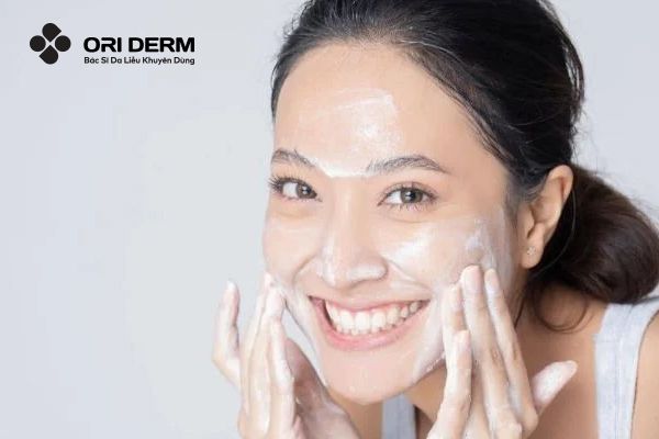 Vì sao nên rửa mặt đúng cách?