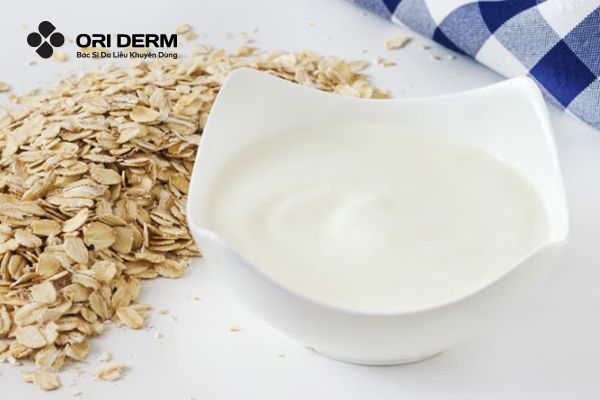Đắp mặt nạ trị mụn thâm từ sữa chua và bột yến mạch