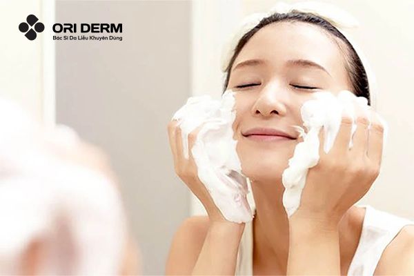 Các bước rửa mặt đúng cách