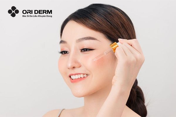 Sử dụng các sản phẩm hỗ trợ trị mụn và ngừa thâm sẹo