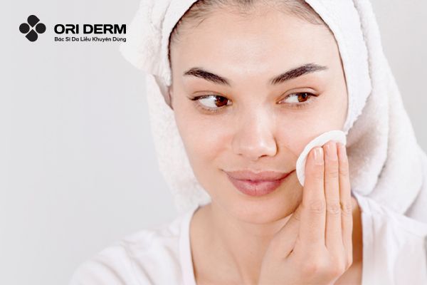 Top 6 Nước Tẩy Trang Cho Da Khô Vừa Làm Sạch Vừa Dưỡng Ẩm