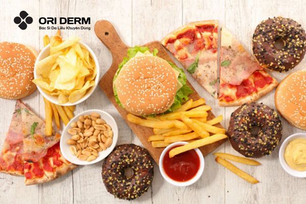 Bị thâm mụn không nên ăn gì?