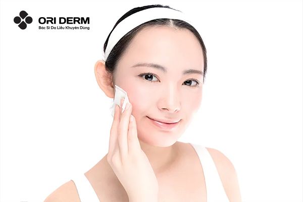 Cách chọn nước tẩy trang tối ưu cho làn da