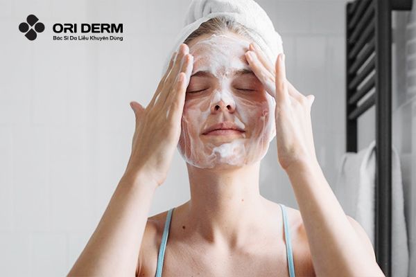 Chăm sóc da đúng cách giảm mụn viêm đỏ