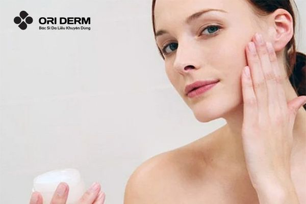 Bổ sung đủ ẩm cho da