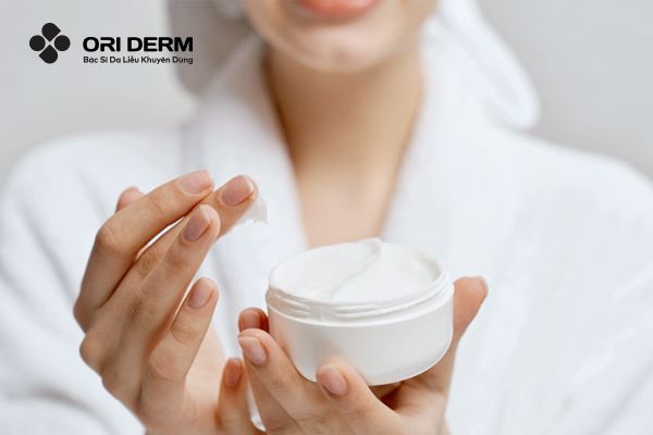 Da dầu có cần dưỡng ẩm không?