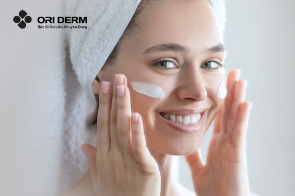 Da Dầu Có Cần Dưỡng Ẩm Không? Lý Do Và Cách Chăm Sóc Da