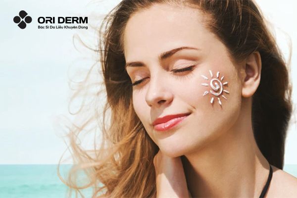 Thoa kem chống nắng mỗi ngày