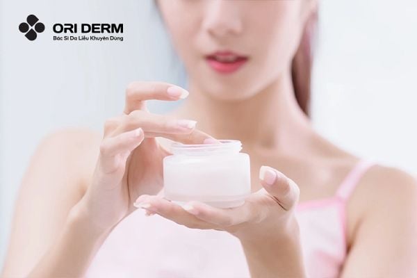 Lưu ý để sử dụng kem dưỡng hiệu quả cho da dầu mụn