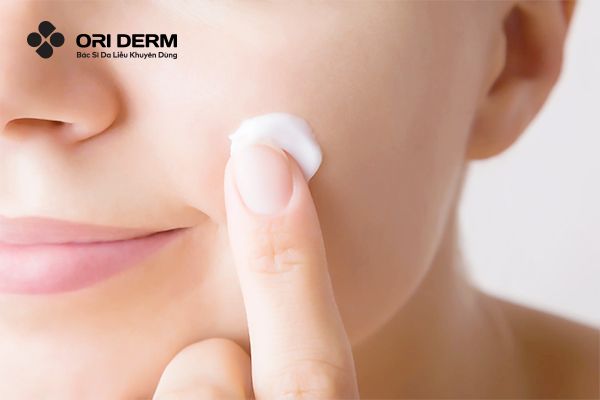 Tầm quan trọng của việc sử dụng kem dưỡng phục hồi da sau peel