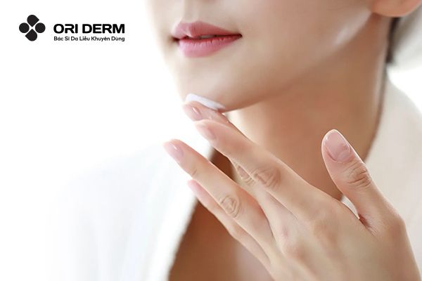 Hướng dẫn sử dụng kem dưỡng phục hồi cho da treatment