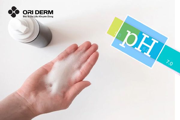 Làm sạch da bằng sữa rửa mặt dịu nhẹ