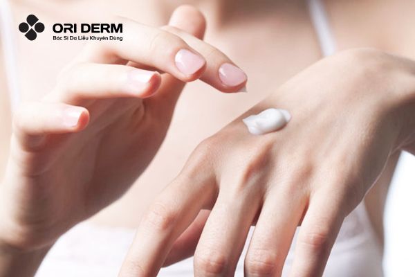 Lưu ý khi dưỡng ẩm cho da dầu