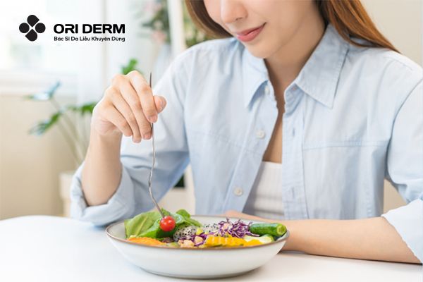 Chế độ dinh dưỡng ảnh hưởng như thế nào đến thâm mụn?