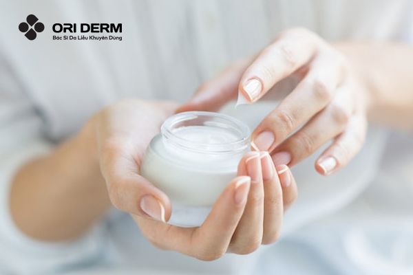 Hướng dẫn sử dụng retinol an toàn để điều trị sẹo rỗ