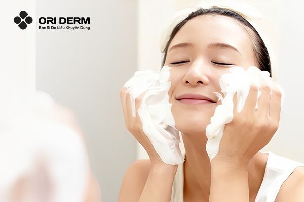 Da Mụn Có Nên Dùng Sữa Rửa Mặt Tạo Bọt Hay Không? Tìm Hiểu Ngay