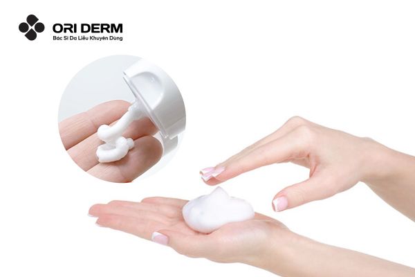 Cách chọn sữa rửa mặt cho da hỗn hợp