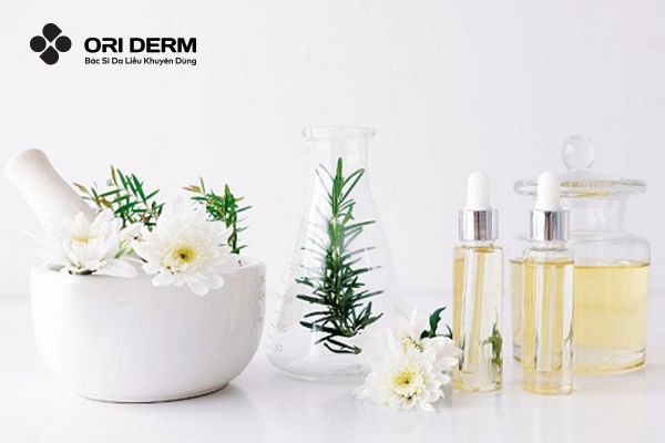 Hỗ trợ trị mụn viêm đỏ tại nhà bằng dược mỹ phẩm