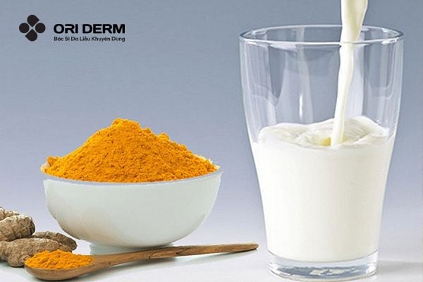 Trị thâm mụn bằng nghệ tươi và sữa tươi không đường