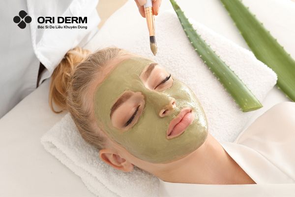 Cách trị mụn ẩn dưới da bằng cách nguyên liệu tự nhiên