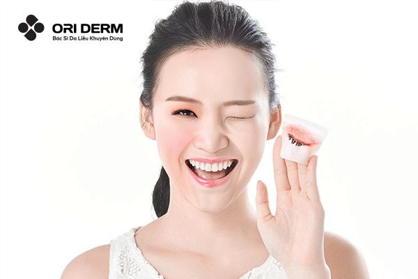 Tẩy trang cho da hỗn hợp thiên dầu