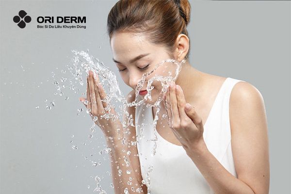 Cách dùng sữa rửa mặt cho da khô đúng chuẩn