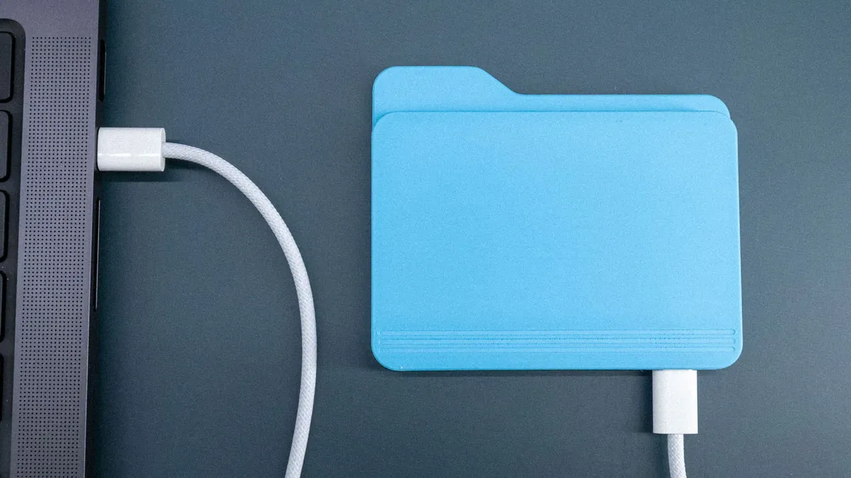 FolderDrive – Khi biểu tượng thư mục bước ra đời thực